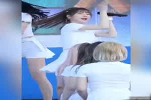 【热门事件】WeGirl女团前成员Hal 下海做成人直播  背景图片