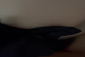 偷拍上传露脸长发美女先带回家玩在到车上  背景图片