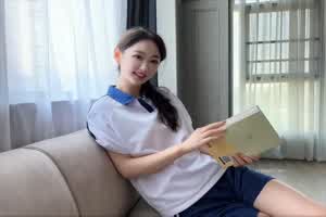 高清画质清纯学生装超模私拍现场超级身材高颜值道具震动棒  背景图片