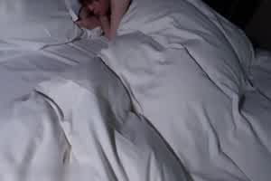 猛顶翘奶钢琴老师 豆浆不断大量发射  背景图片