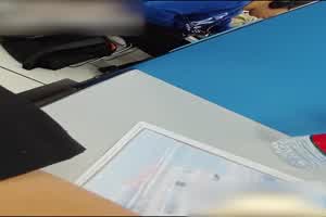 门事件 大学生在听力教室打飞机视频曝光，一节课打四次，专注打飞机都没注意有人偷拍  背景图片