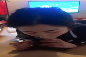 人前庄重的气质美女老师，原来在床上特别骚特别浪  背景图片