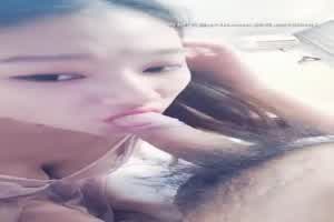 高颜值眼镜美女约泡粉丝，自摸爽到漏尿  背景图片