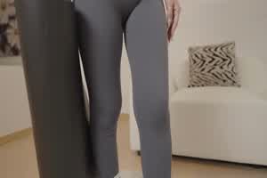 国产桥本香菜瑜珈课课后辅导  背景图片