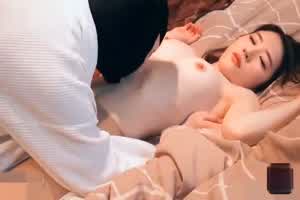 极品小只马先舔再插  背景图片