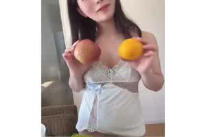 Rikako Katayama 推特美乳网红自慰做爱的福利视频  背景图片