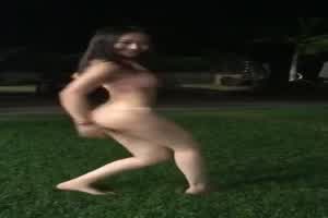 三点式小舞蹈跳起来，妖娆性感骚气十足  背景图片