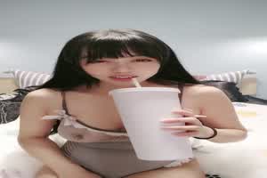 大奶骚货天天想被操被炮友按着头猛插嘴  背景图片