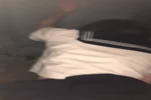 学生妹子野外被狂干  背景图片