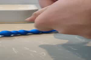 国产剧情肛塞调教好利来上班的白虎骚逼给她洗干净后入爆操她的后庭太爽了  背景图片