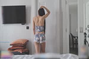 刘玥 睡衣小可爱男友视角  背景图片