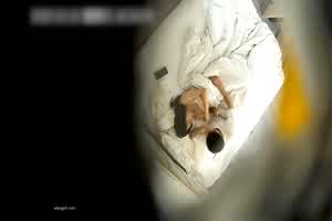 酒店偷拍 S级身材正妹和纹身男炮友下午开房啪啪  背景图片