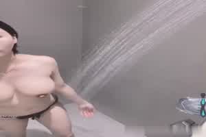 短发爆乳妹洗澡诱惑抠逼摸穴  背景图片