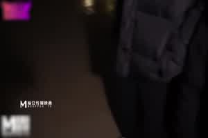 麻豆传媒 我的外国冤种兄弟4P大作战  背景图片