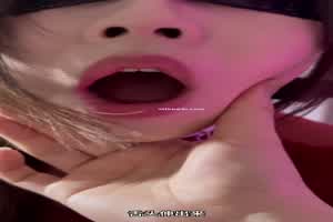 调教肥臀骚母狗，这大肥臀真鸡巴诱人，嘴上含着‘不要’插入骚穴淫水泛滥，情绪价值拉满  背景图片