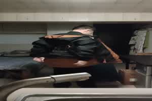 门事件 红姐视频合集 伪娘阿红玩直男系列完整版_04  背景图片