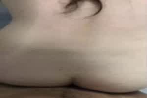 淫荡情侣厕所浴台站立后入抽插 气氛很不错  背景图片