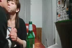 【出轨人妻】老公性无能，少妇饥渴多年，网聊约炮解决饥渴的骚穴，被无套内射  背景图片