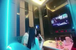 小主播与榜一大哥KTV歌舞，你依我依揉揉摸摸，大胆直接啪啪  背景图片