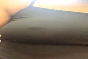 换个衣服也不忘了把咪咪摸硬  背景图片