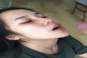 颜射各种高颜值小姐姐，她们张开嘴渴望的样子真想射给她们  背景图片