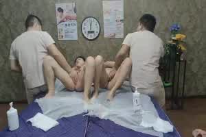 换妻淫荡俱乐部  背景图片