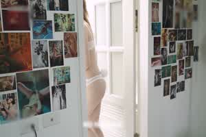 2025第一发！偷看在浴室的少女玩触手paly发现后直接潮吹喷水！（无码好尻影片-高清特色美鲍）  背景图片