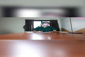 护士小姐姐帮忙打手枪一时忍不住就强上  背景图片