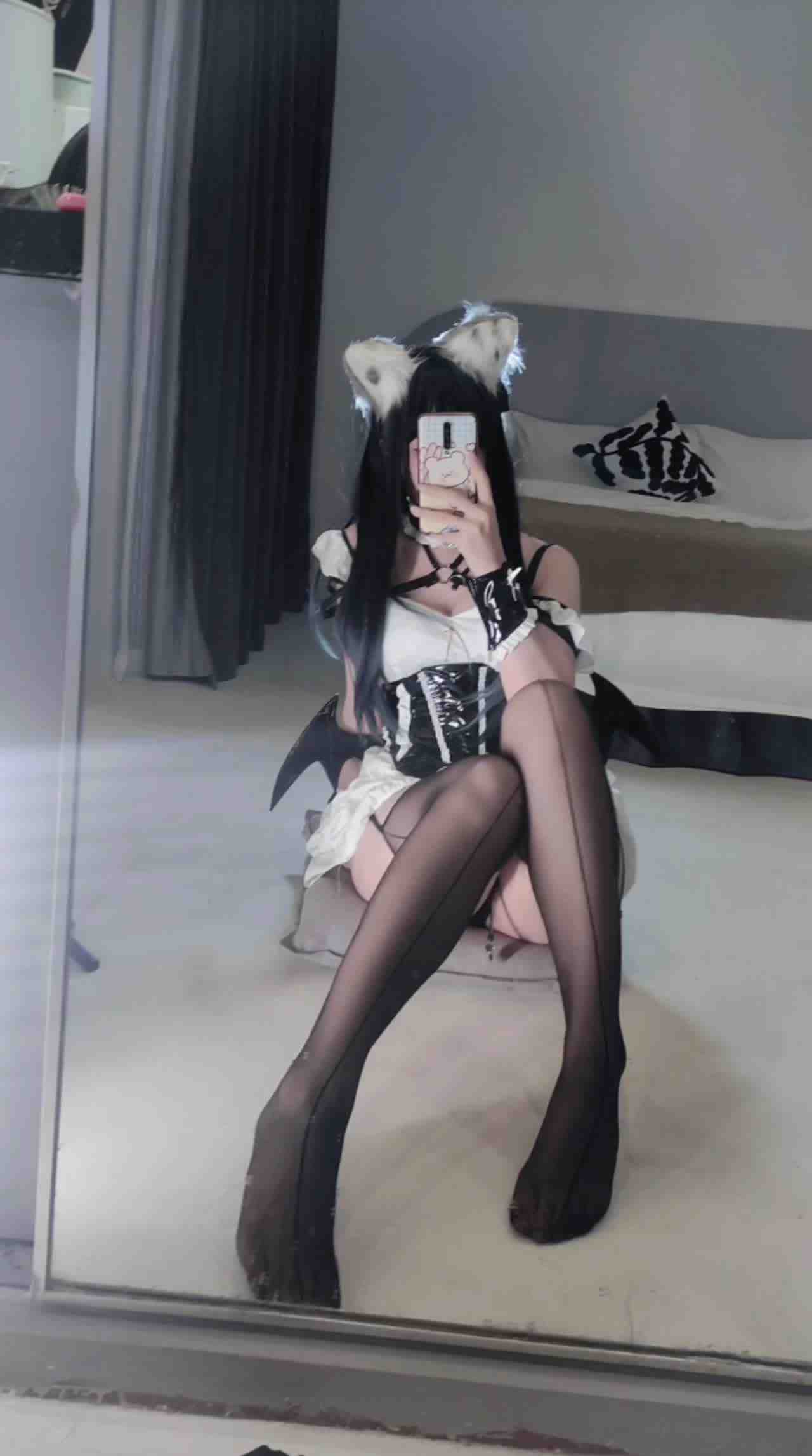  猫猫小恶魔黑丝长腿真性感 的剧照4