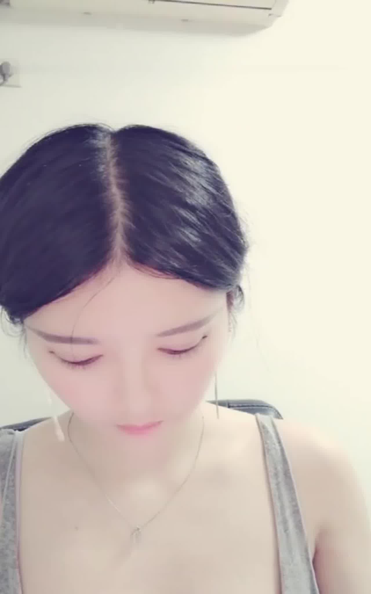  高颜值美女和炮友直播啪啪天使面容魔鬼身材极品 的剧照4