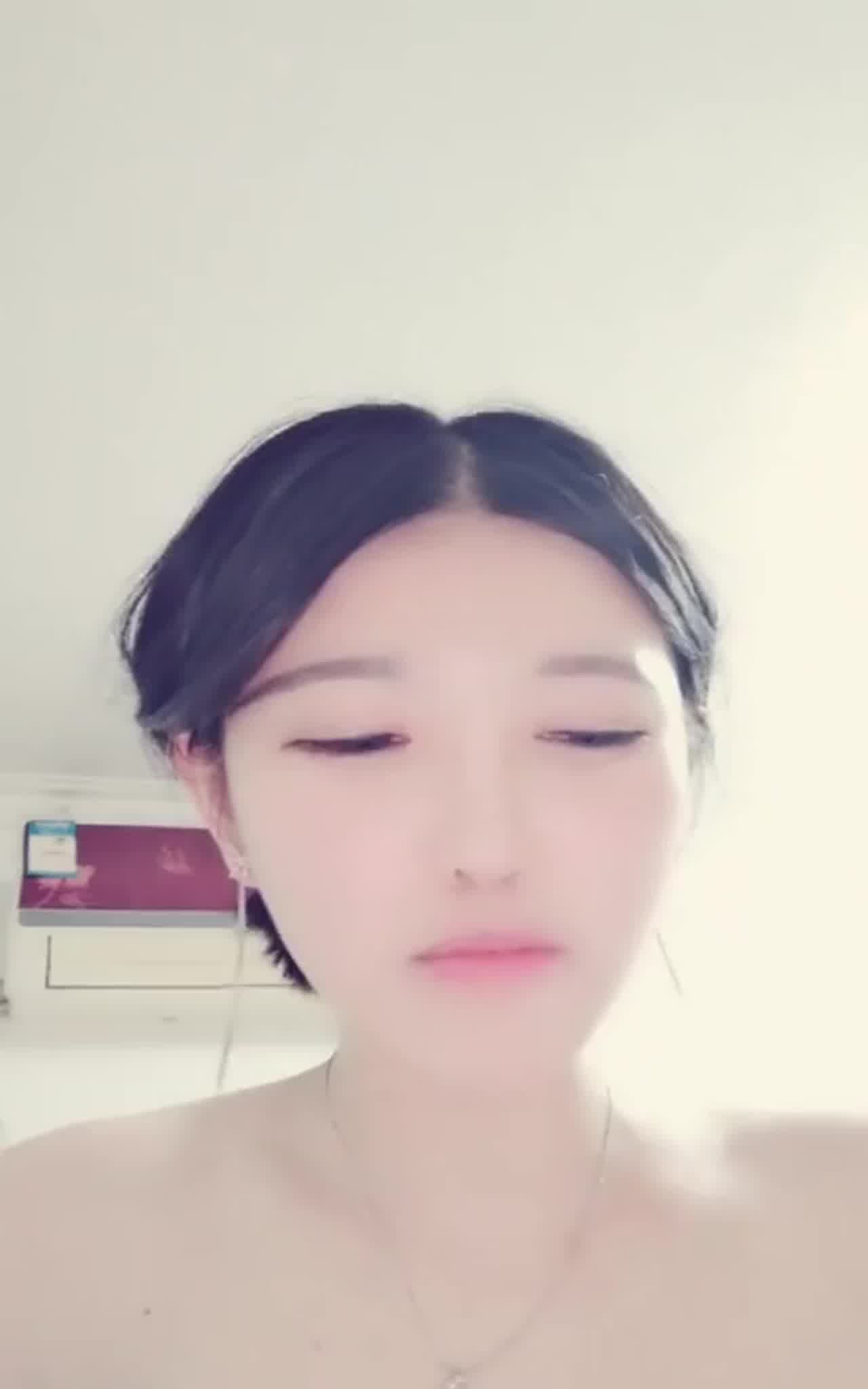  高颜值美女和炮友直播啪啪天使面容魔鬼身材极品 的剧照10