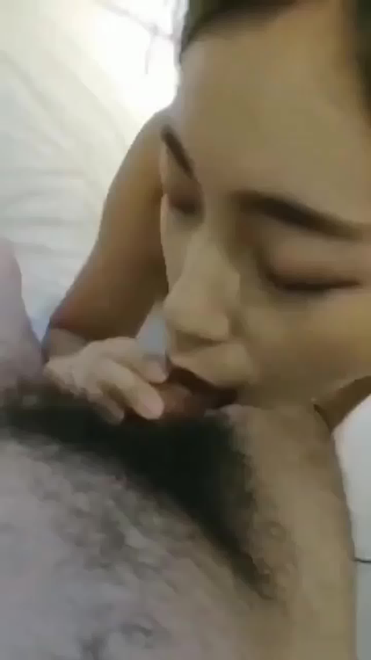  尝尝我的鸡巴吧······· 的剧照1