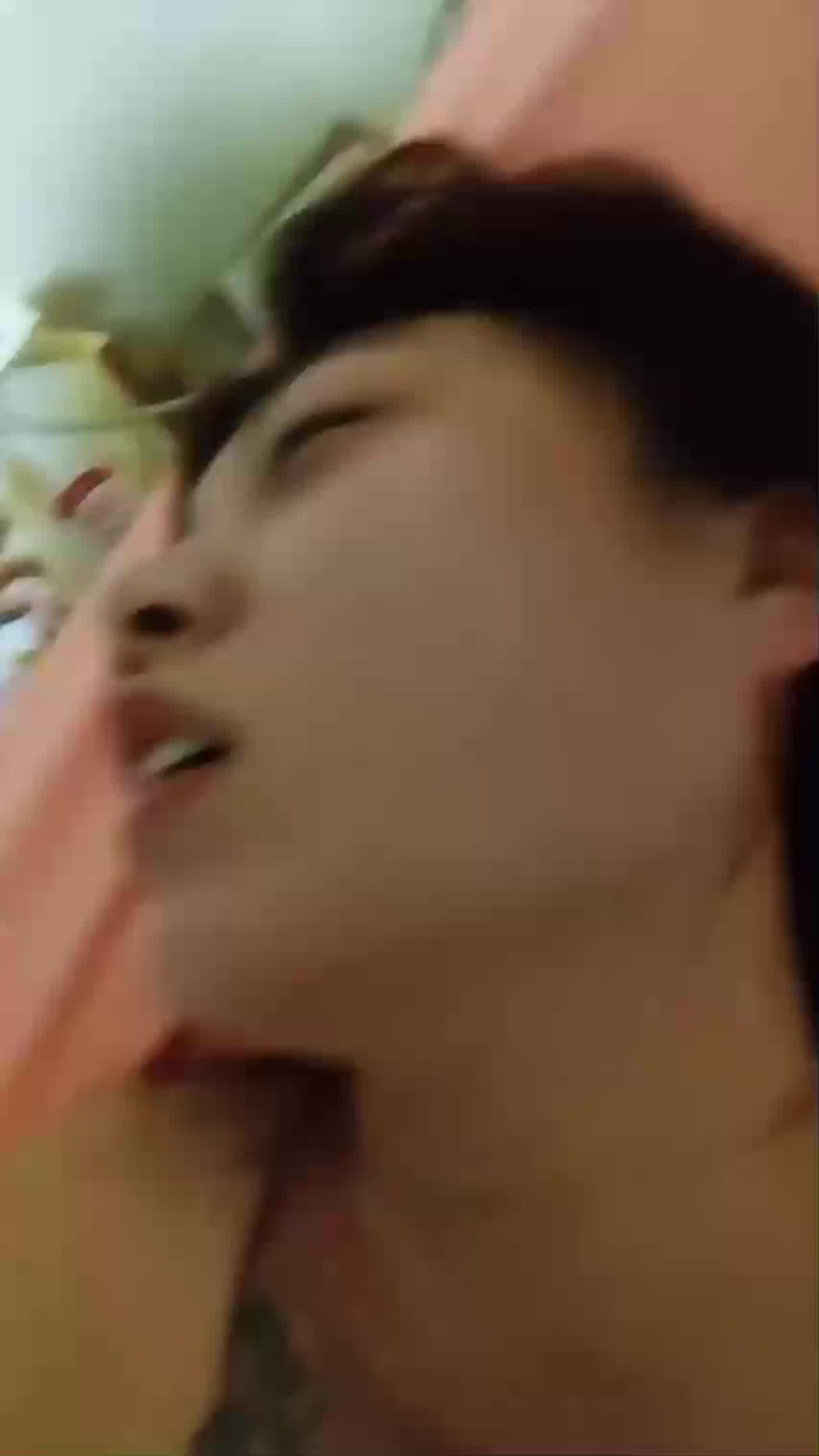  女同事喝醉被带回家给操了 的剧照6