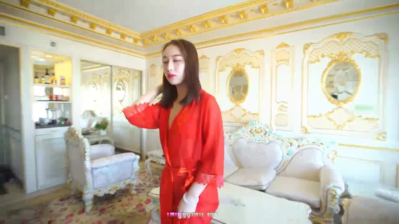  果哥出品的超级淫骚正妹大尺度全裸拍摄 绯红的魅惑 的剧照4