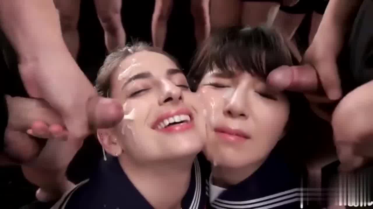  超大量颜射！！万屌齐射鲜榨豆浆只为给两个漂亮妹子玩！ 的剧照8