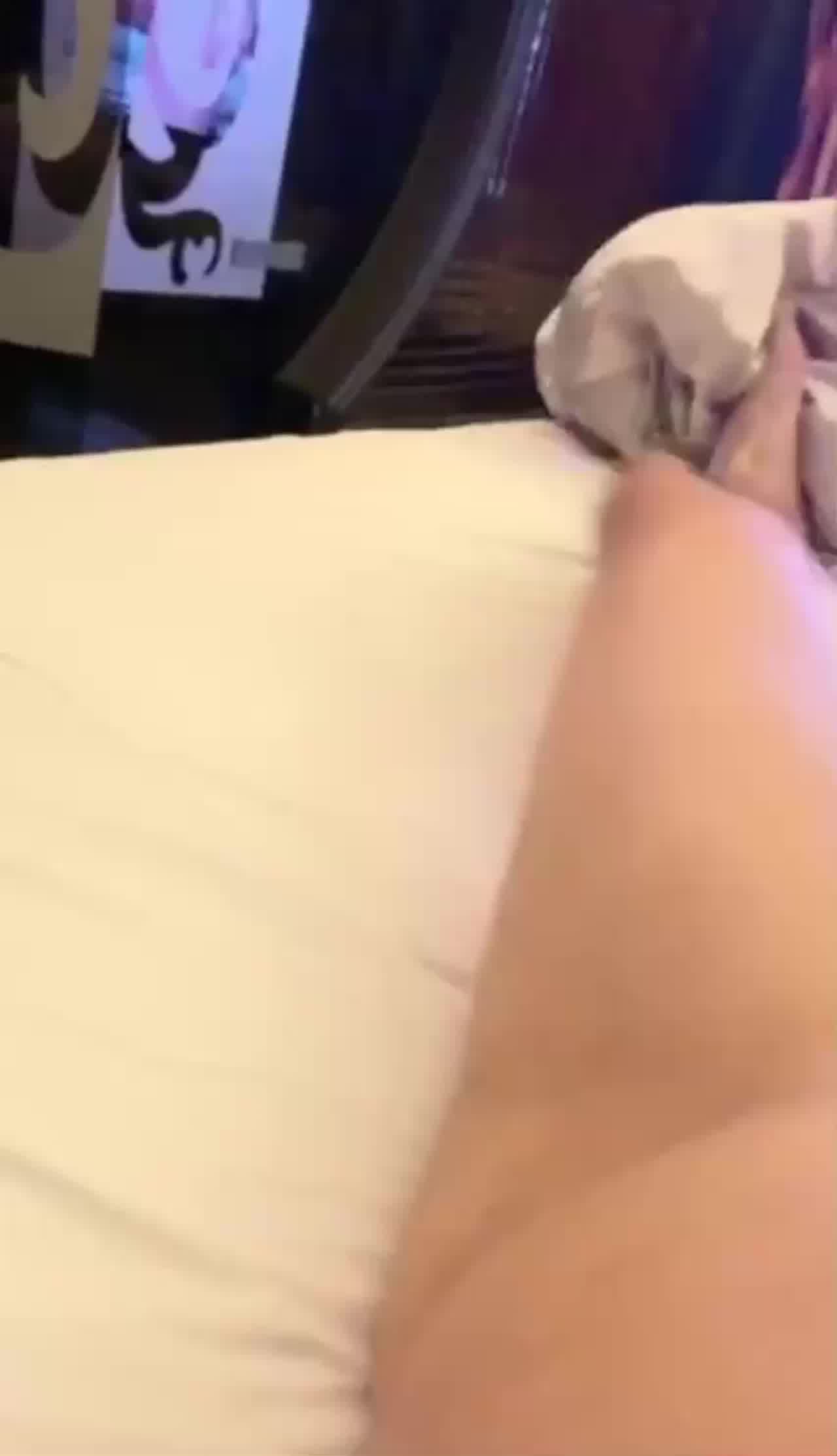  清纯小妹全程露脸伺候小哥的大鸡巴 的剧照9