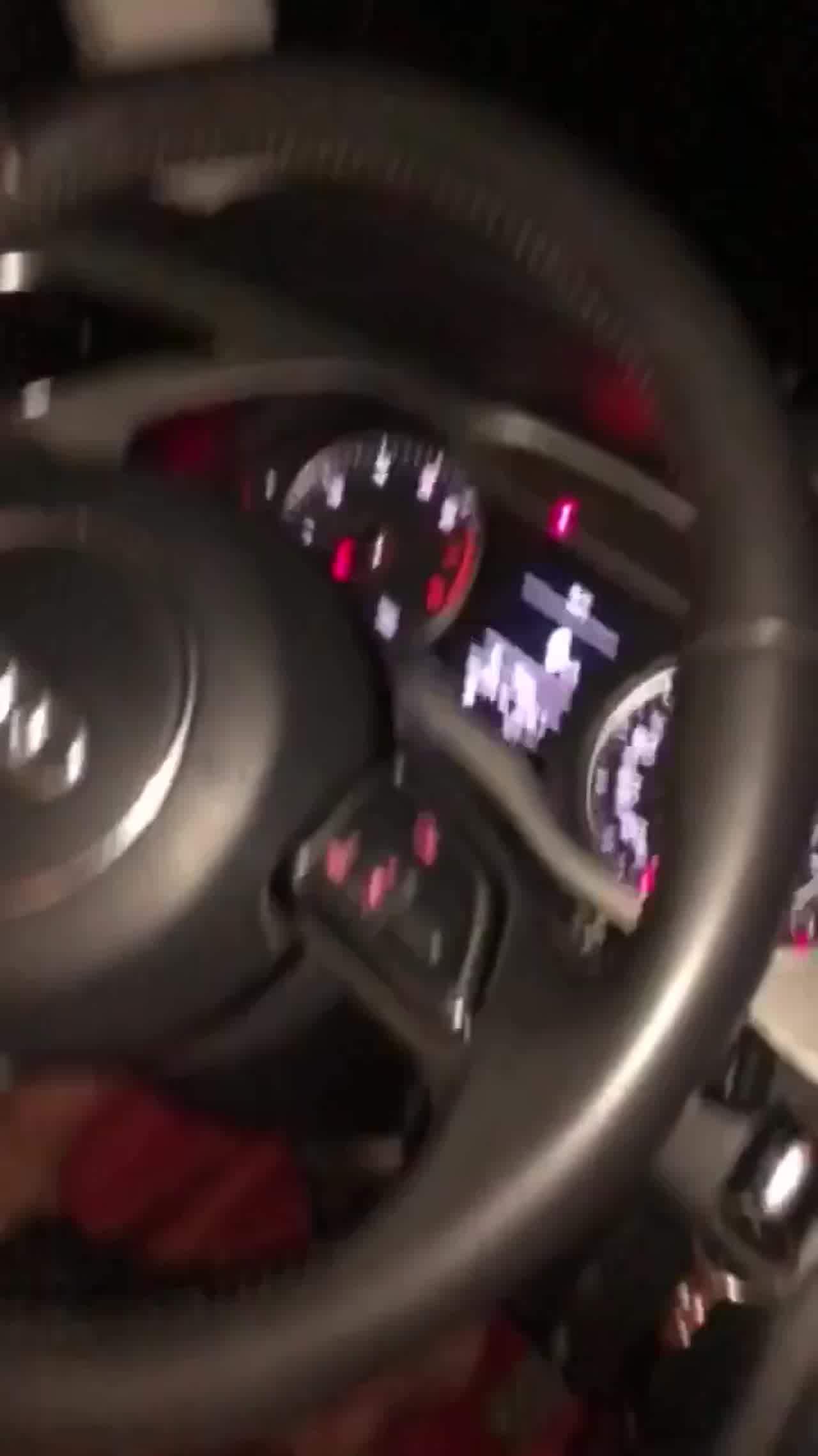  车震，边开边干 的剧照3