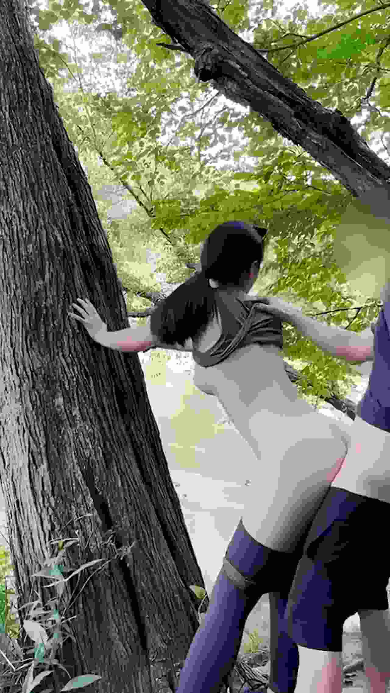  回归大自然，疯狂后入，内射，真刺激 的剧照7