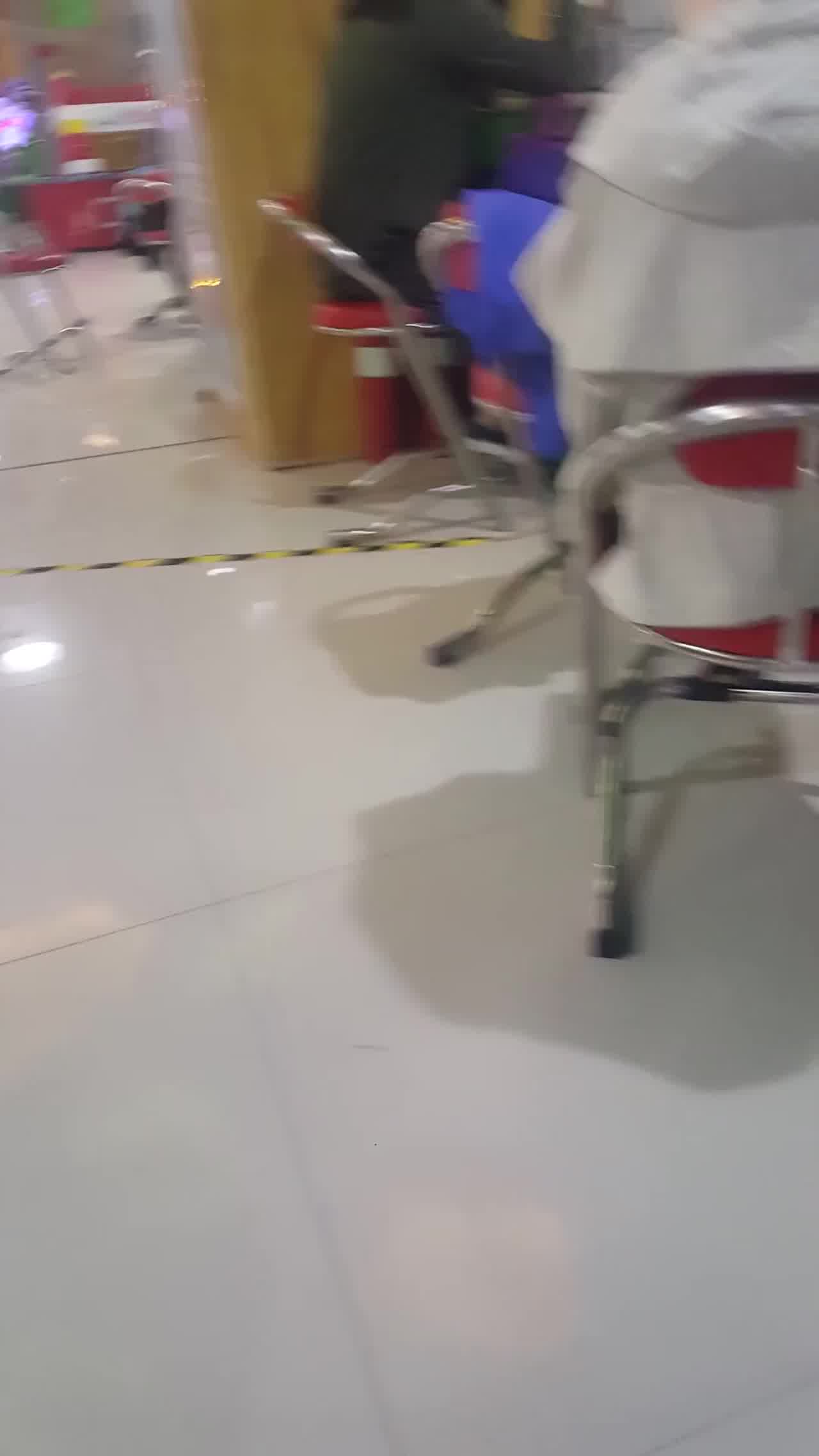  人性崩坏！飞机侠游乐场喷射，说出名言：完美喷射 的剧照5