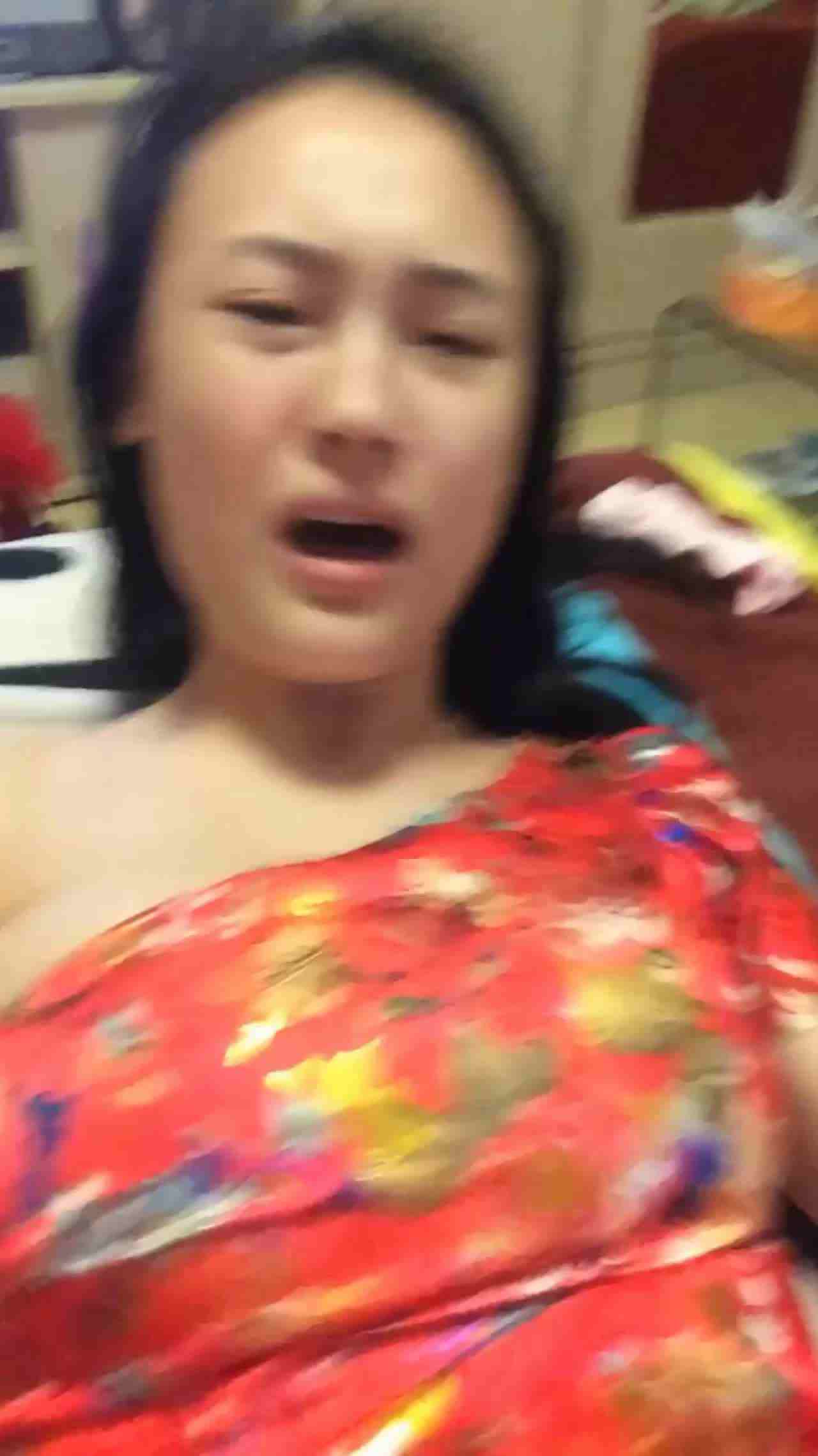  泰式风格美少女淫叫被操 的剧照9