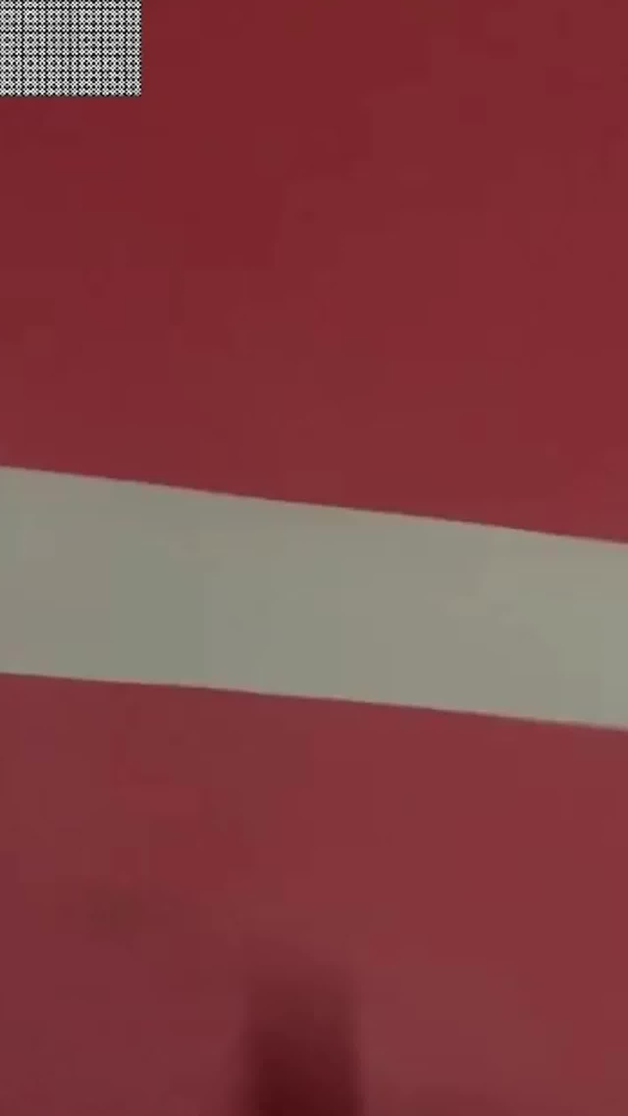  10分钟开始 骚逼想出去钓凯子 结果被灌醉丢在停车场轮奸 的剧照3