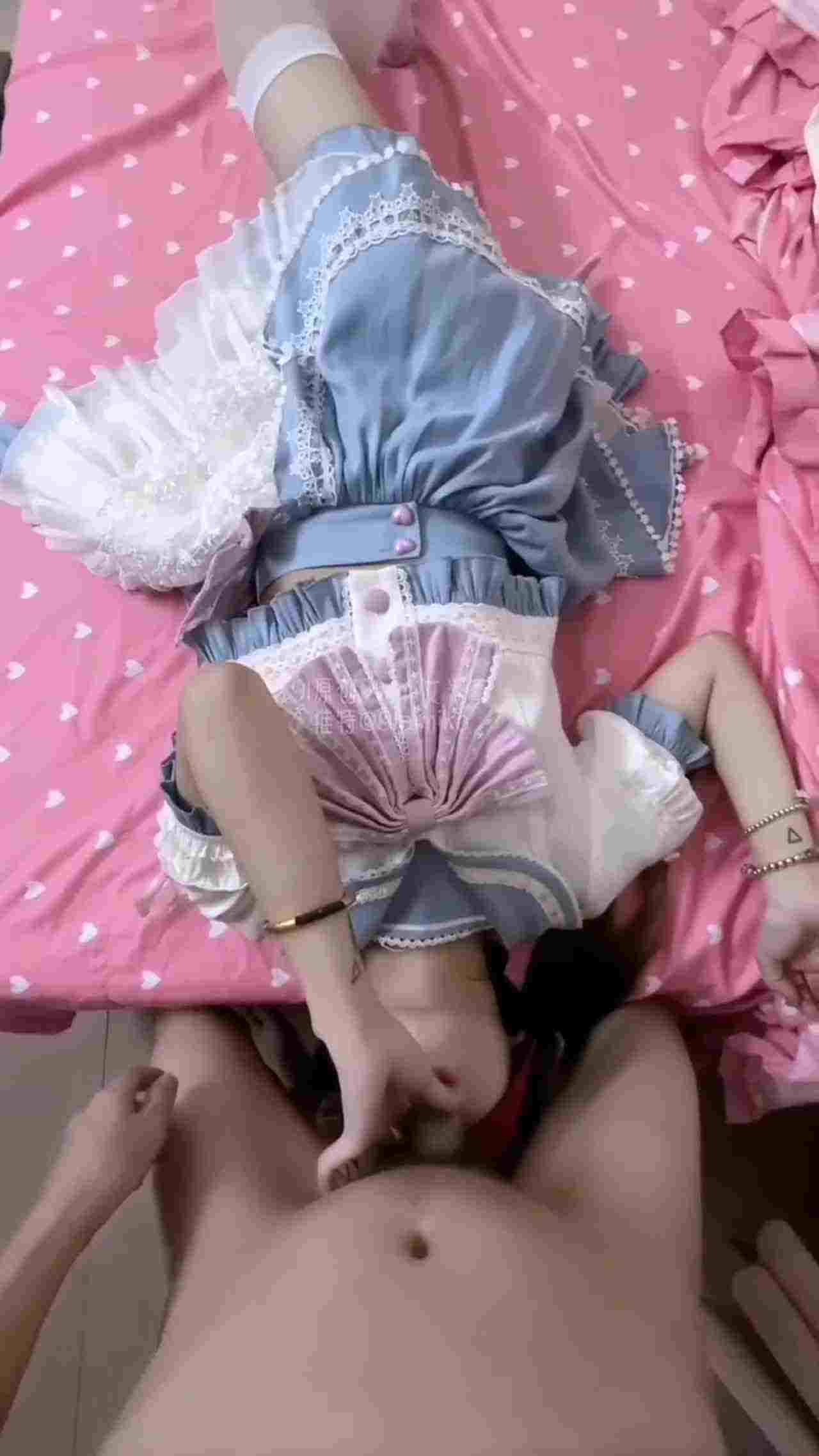  艾米被爸爸深喉，无套内射1_4 的剧照6