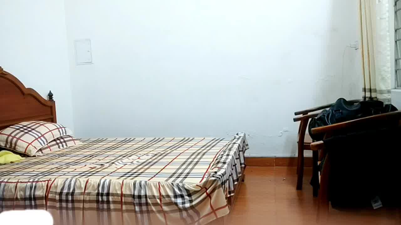  站街女随便挑，选了个不错御姐，到小房间开操，口硬双腿肩上扛爆操 的剧照2