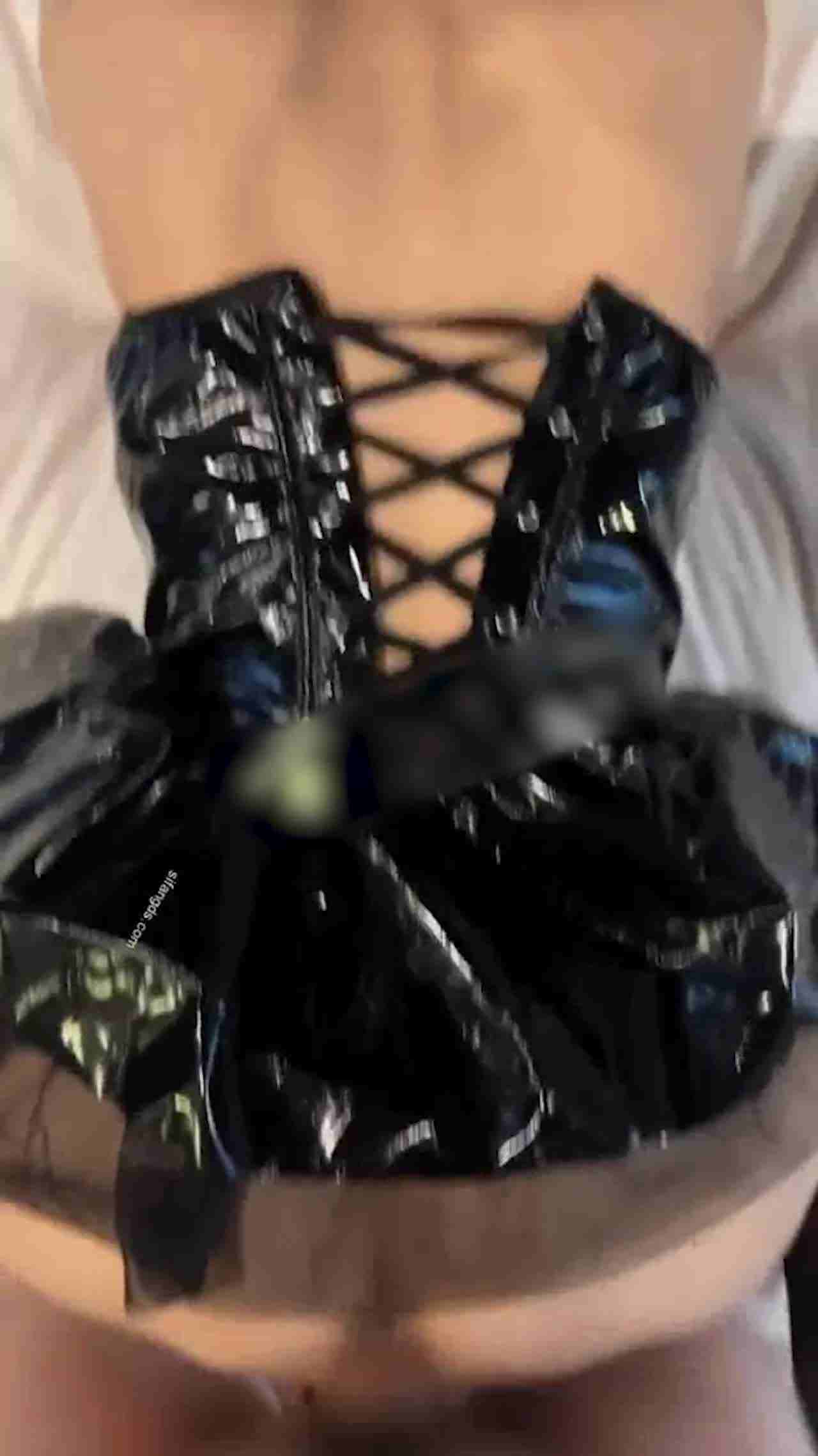  首尔大武器兔女郎玩物 的剧照6