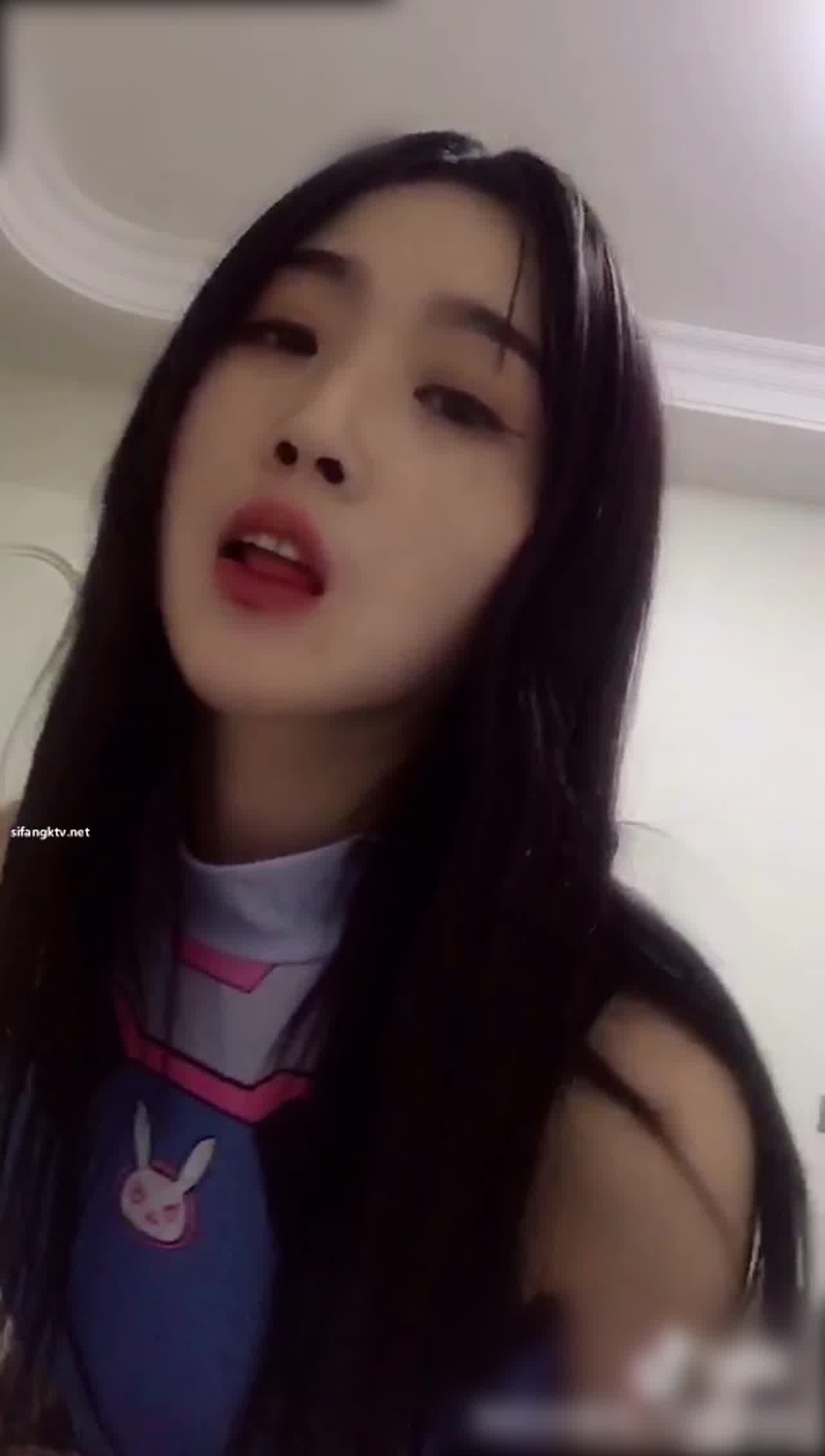  神似赖美云火箭少女成员 骚货扭动露出流出 的剧照8