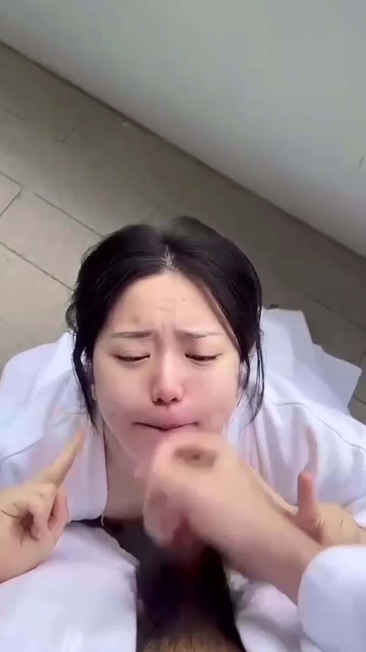  韩国小姐姐反差母狗劈腿 欲求不满成天找炮友玩肉棒 的剧照6