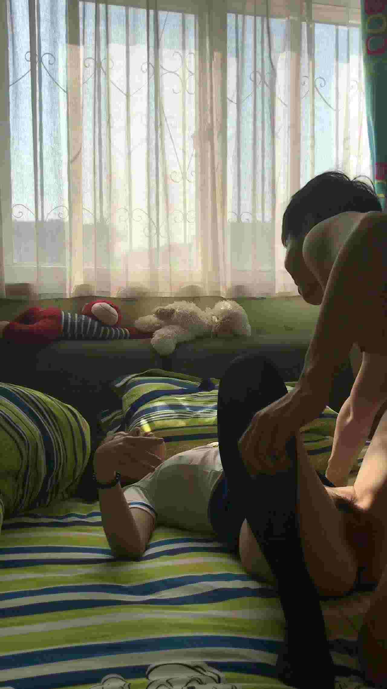  高颜值空姐女友穿着黑丝被我操 的剧照6