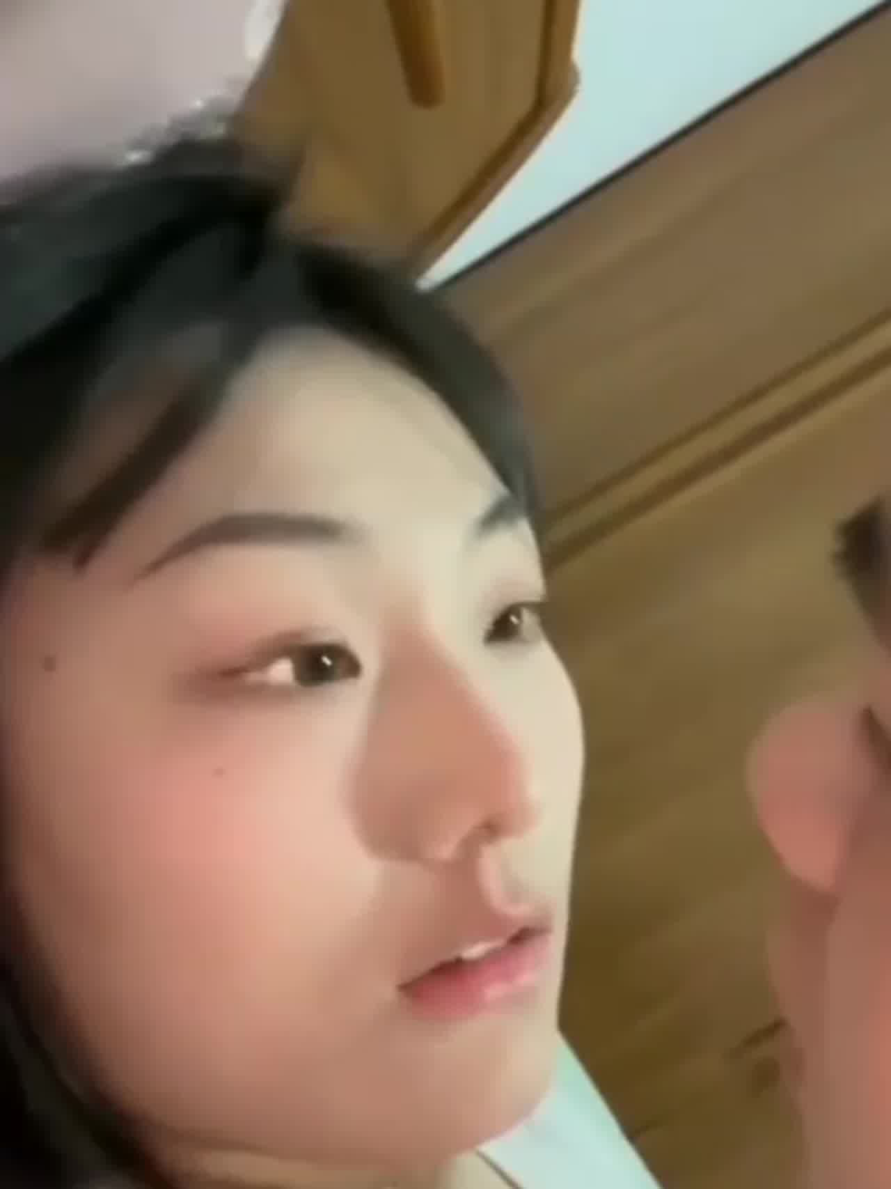  这谁顶得住啊家人们，我的手和鸡巴开始不由自主地.... 的剧照5