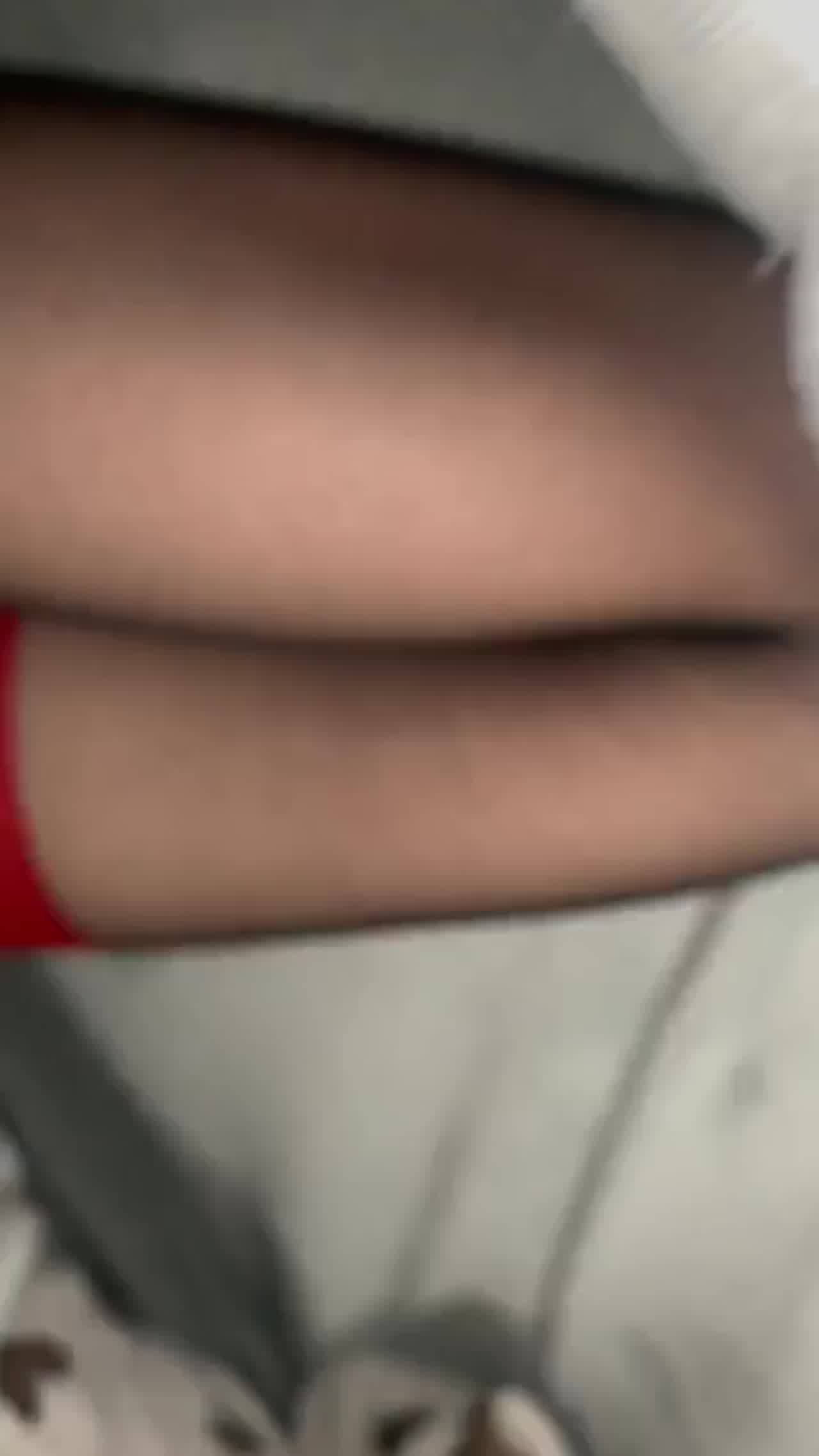  骚逼女友黑丝足交差点忍不住了 的剧照5