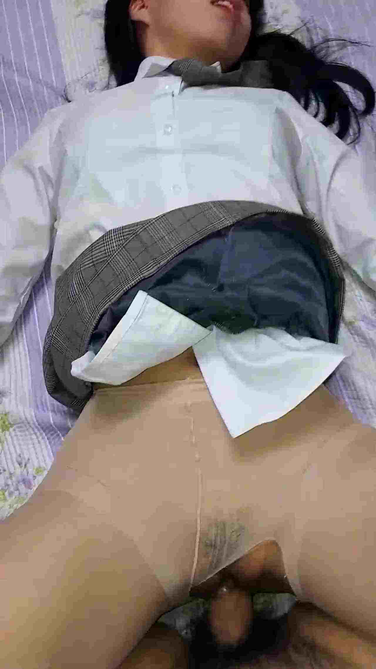  上班到上到太累 需要打一炮内射抒解压力 的剧照2